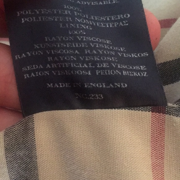 Burberry Rain Jacket ☔️ - Picture 3 of 8